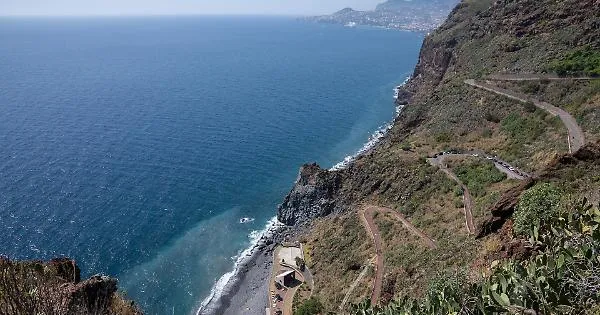 Portugal: Coast guard rescues two paddleboarders in Madeira